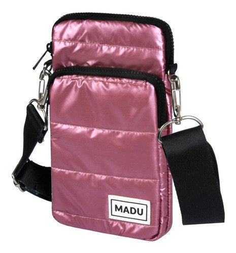 Bandolera matelasse rosa con dos cierres y correa negra, porta celular unisex marca Madu