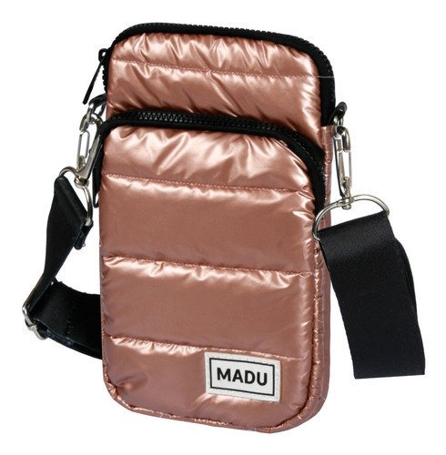 Bandolera matelasse color cobre con dos cierres y correa negra ajustable, porta celular unisex marca Madu