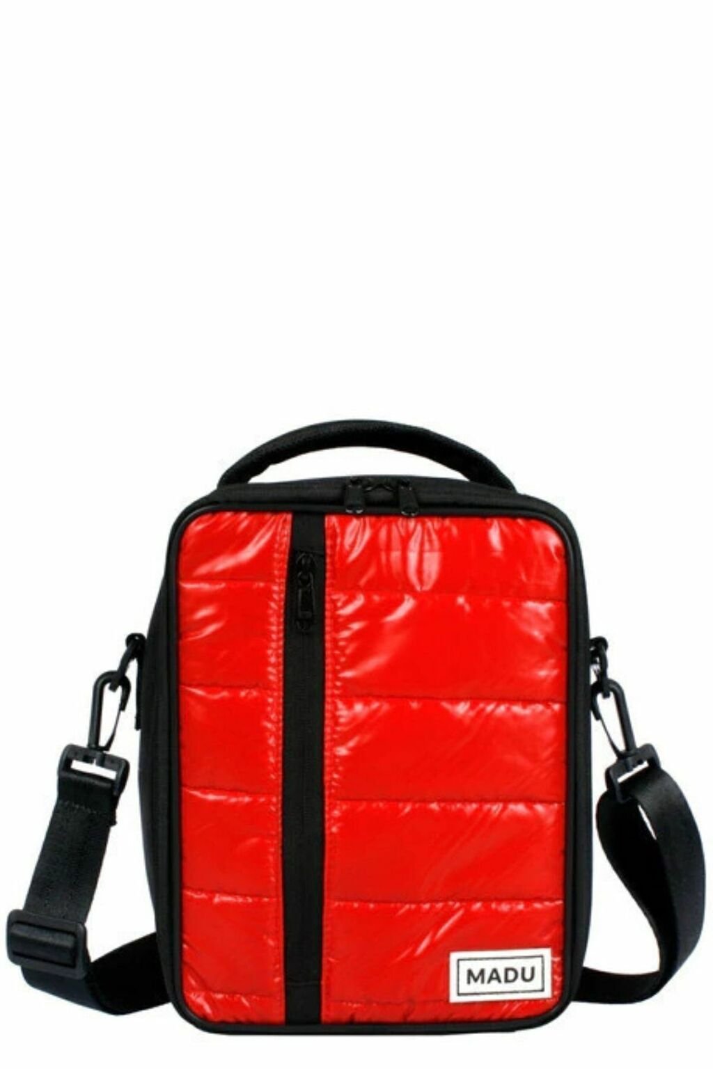 Lunchera térmica impermeable color rojo con detalles en negro y logo MADU